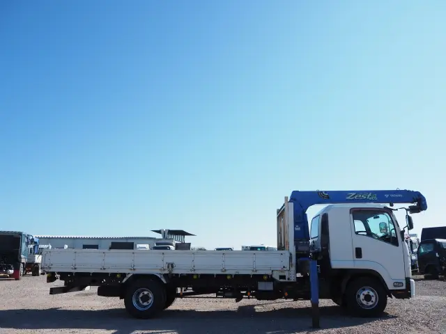 いすゞ フォワード SKG-FRR90S2(2WD)の写真6
