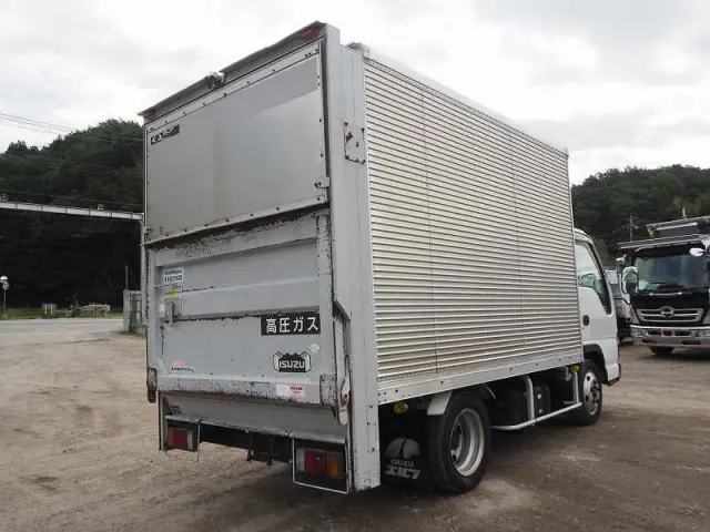 いすゞ エルフ PB-NKR81AN(2WD)の写真5