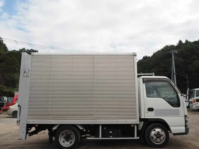 いすゞ エルフ PB-NKR81AN(2WD)の写真6