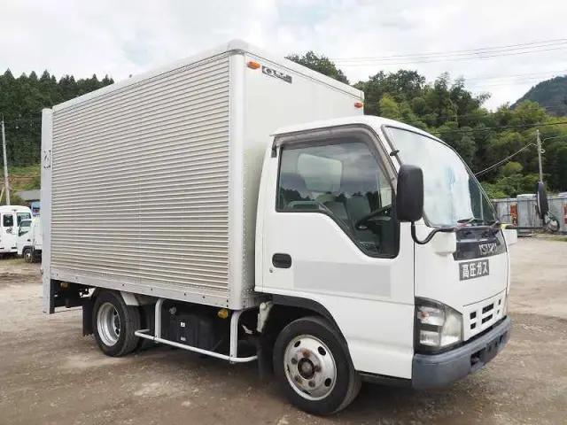 いすゞ エルフ PB-NKR81AN(2WD)の写真7