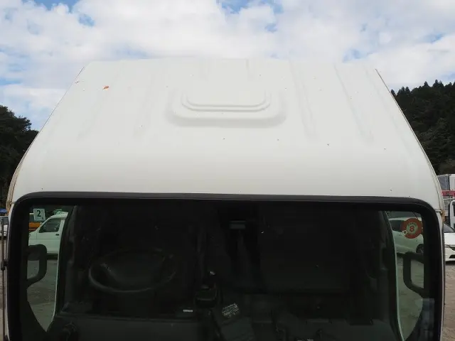 いすゞ エルフ PB-NKR81AN(2WD)の写真11