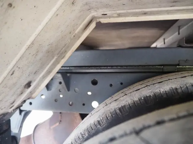いすゞ エルフ PB-NKR81AN(2WD)の写真16