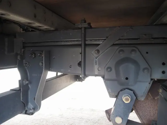 いすゞ エルフ PB-NKR81AN(2WD)の写真17