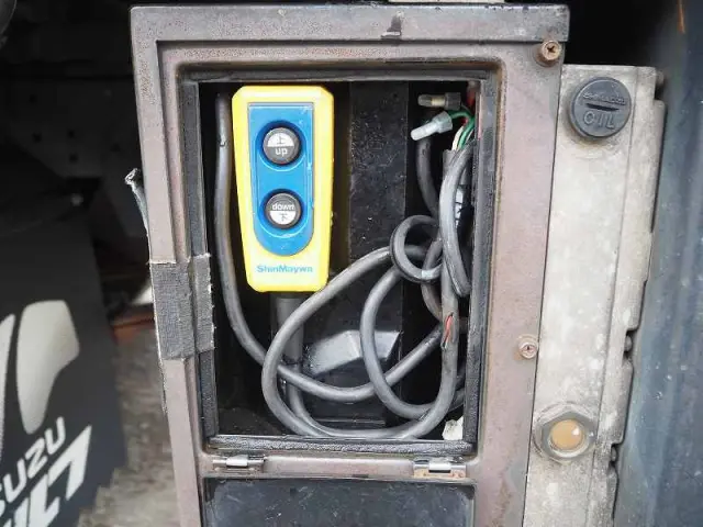 いすゞ エルフ PB-NKR81AN(2WD)の写真19
