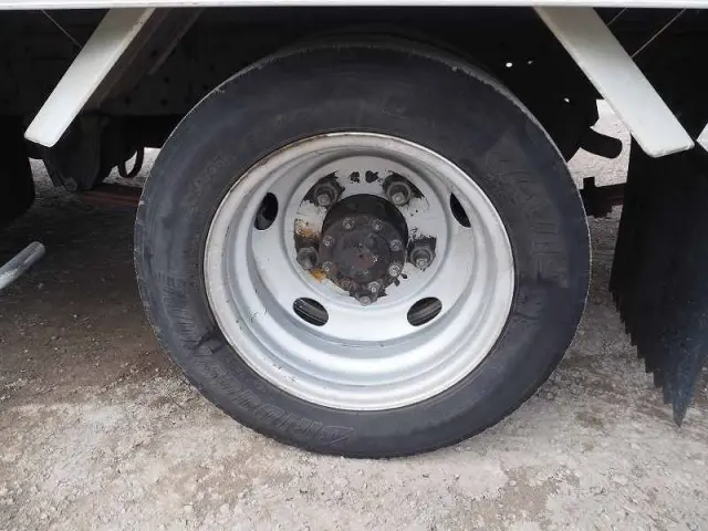 いすゞ エルフ PB-NKR81AN(2WD)の写真21