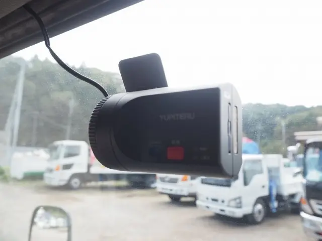 いすゞ エルフ PB-NKR81AN(2WD)の写真42