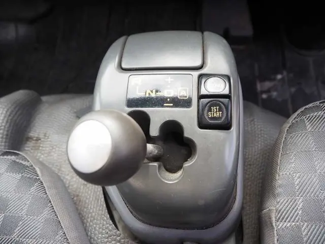 いすゞ エルフ PB-NKR81AN(2WD)の写真45
