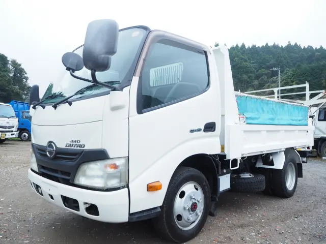 日野 デュトロ TKG-XZU675T(4WD)の写真1