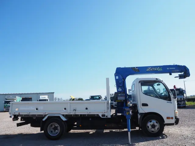 日野 デュトロ SKG-XZU650M(2WD)の写真6