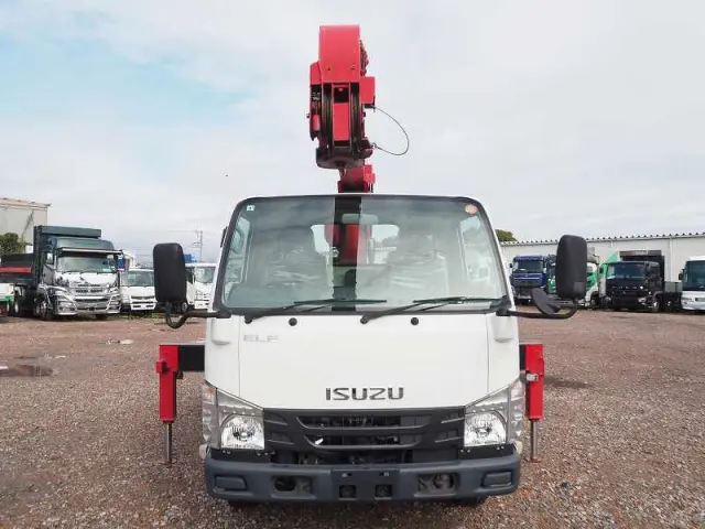 いすゞ エルフ TPG-NKR85R(2WD)の写真8