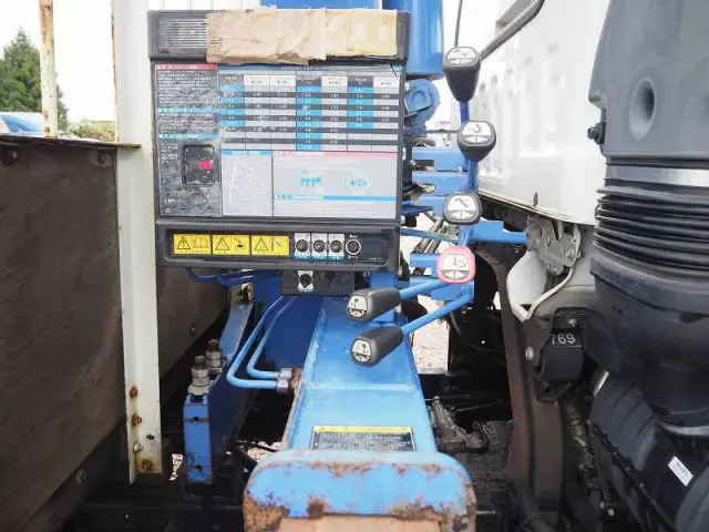 いすゞ フォワード TKG-FRR90S2(2WD)の写真11