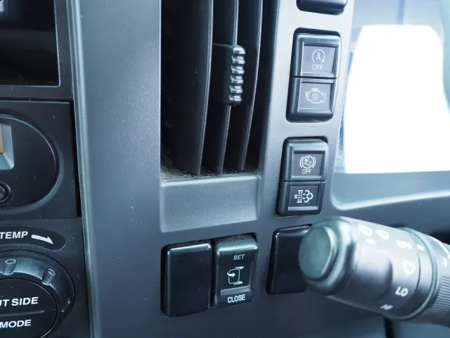 いすゞ フォワード 2RG-FRR90S2(2WD)の写真48