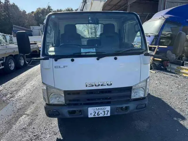 いすゞ エルフ BKG-NKR85AN(2WD)の写真7
