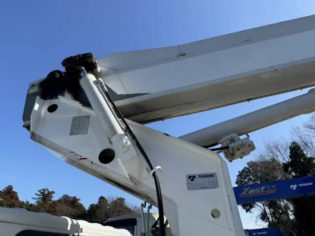 いすゞ エルフ BKG-NKR85AN(2WD)の写真17