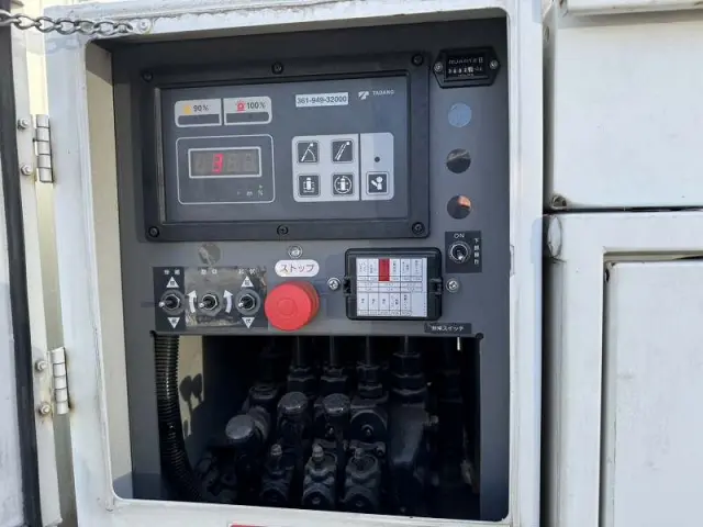 いすゞ エルフ BKG-NKR85AN(2WD)の写真21