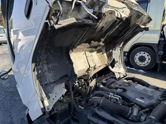 いすゞ エルフ BKG-NKR85AN(2WD)の写真29