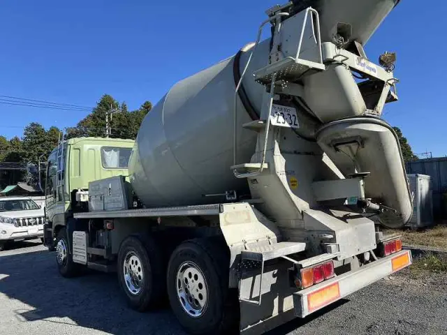 いすゞ ギガ PJ-CXZ77K6(6x4)の写真2