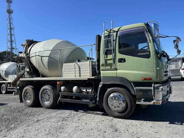 いすゞ ギガ PJ-CXZ77K6(6x4)の写真5