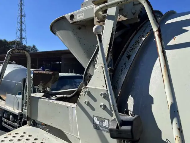 いすゞ ギガ PJ-CXZ77K6(6x4)の写真8