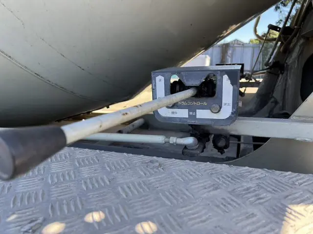 いすゞ ギガ PJ-CXZ77K6(6x4)の写真16