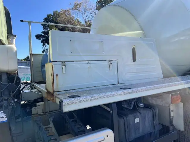 いすゞ ギガ PJ-CXZ77K6(6x4)の写真17