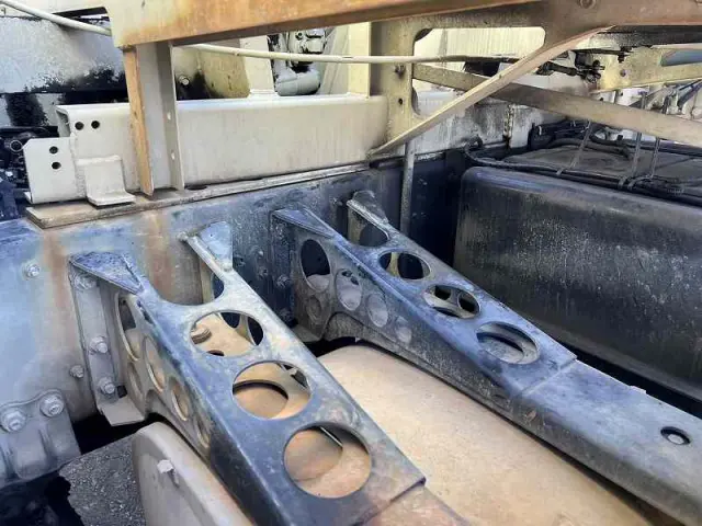 いすゞ ギガ PJ-CXZ77K6(6x4)の写真24