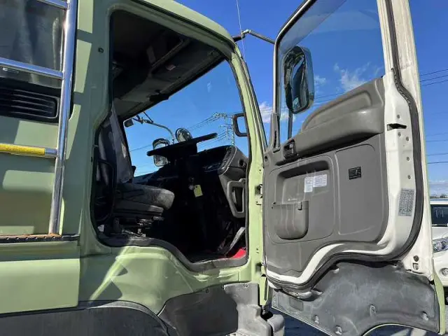 いすゞ ギガ PJ-CXZ77K6(6x4)の写真35