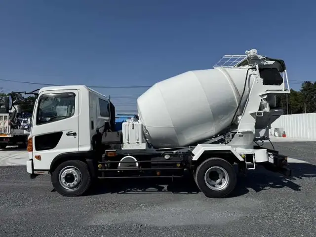 日野 レンジャー LKG-FJ7JDAA(2WD)の写真2