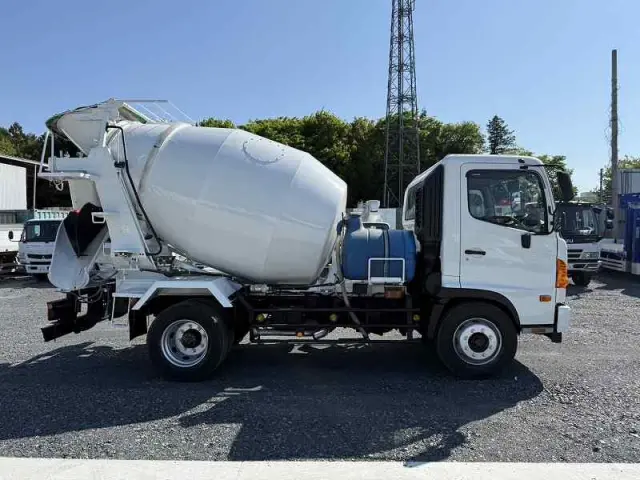 日野 レンジャー LKG-FJ7JDAA(2WD)の写真6