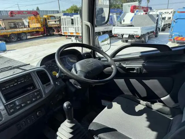 日野 レンジャー LKG-FJ7JDAA(2WD)の写真39