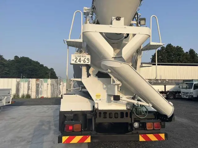 日野 プロフィア LKG-FS1AKAA(6x4)の写真5