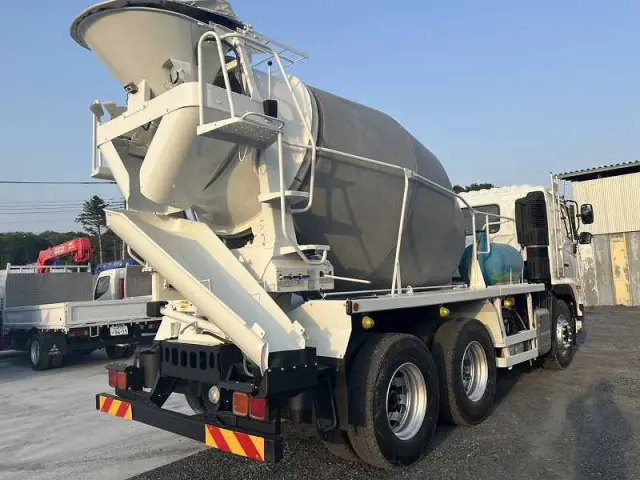 日野 プロフィア LKG-FS1AKAA(6x4)の写真6