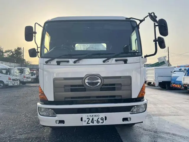 日野 プロフィア LKG-FS1AKAA(6x4)の写真9