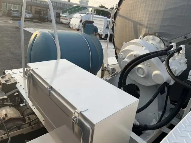 日野 プロフィア LKG-FS1AKAA(6x4)の写真21