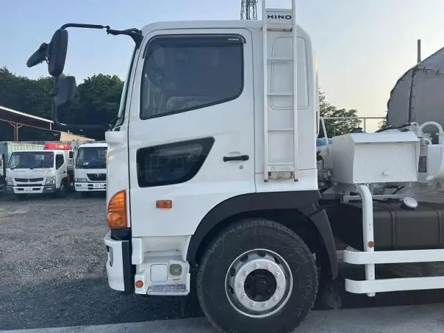 日野 プロフィア LKG-FS1AKAA(6x4)の写真23