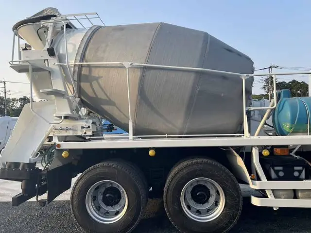 日野 プロフィア LKG-FS1AKAA(6x4)の写真25