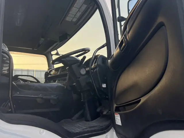 日野 プロフィア LKG-FS1AKAA(6x4)の写真39