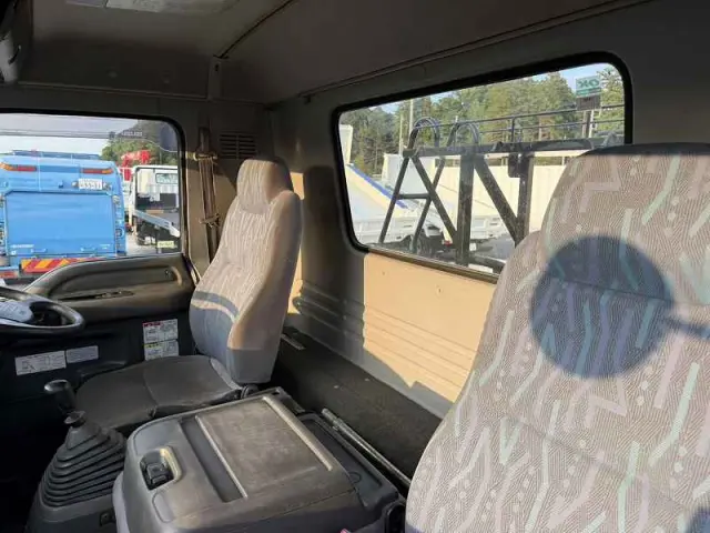 いすゞ フォワード PB-FSR35G3S(2WD)の写真32