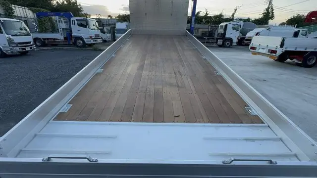 UD コンドル KL-PK26A(6x2)の写真16