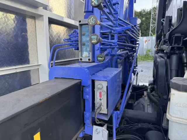 UD コンドル KL-PK26A(6x2)の写真21