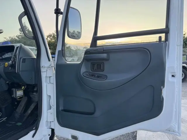 UD コンドル KL-PK26A(6x2)の写真41