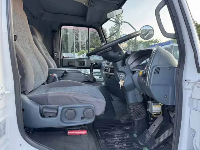 UD コンドル KL-PK26A(6x2)の写真42