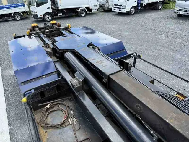 UD クオン ADG-CW4YL(6x4)の写真15