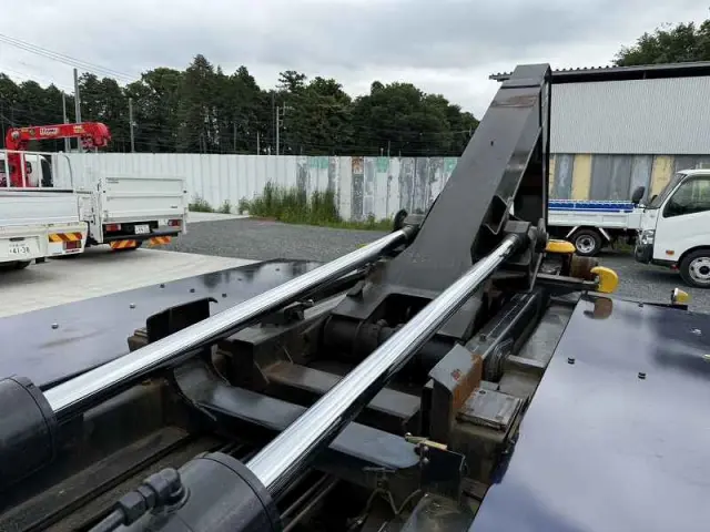 UD クオン ADG-CW4YL(6x4)の写真18