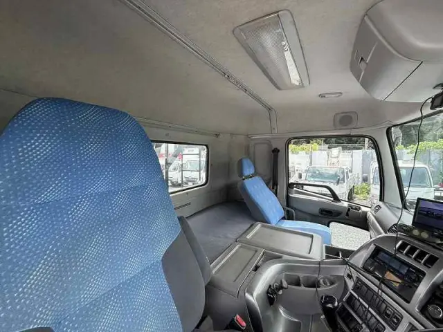 UD クオン ADG-CW4YL(6x4)の写真40