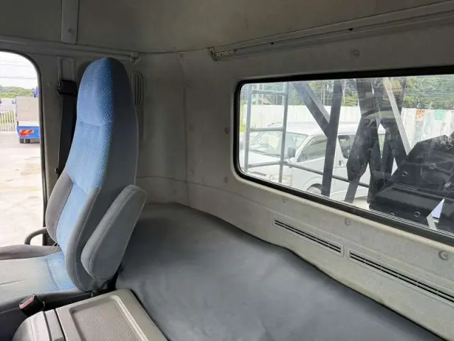 UD クオン ADG-CW4YL(6x4)の写真42