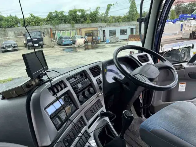 UD クオン ADG-CW4YL(6x4)の写真46