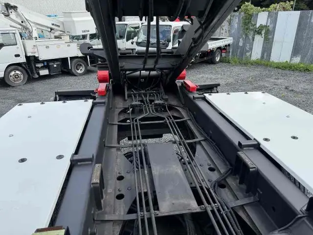 三菱 スーパーグレート QPG-FV60VY(6x4)の写真25