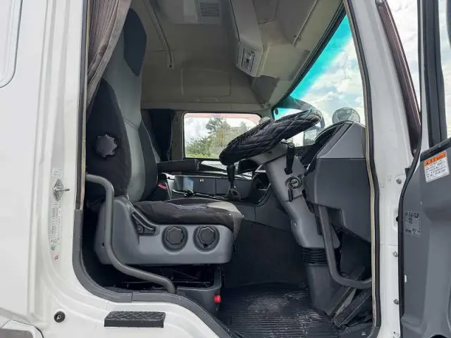 三菱 スーパーグレート QPG-FV60VY(6x4)の写真40