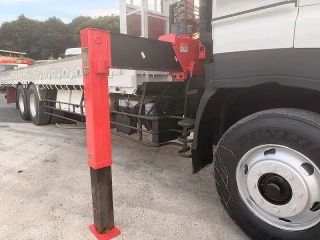 いすゞ ギガ PDG-CYL77V8(6x2)の写真21